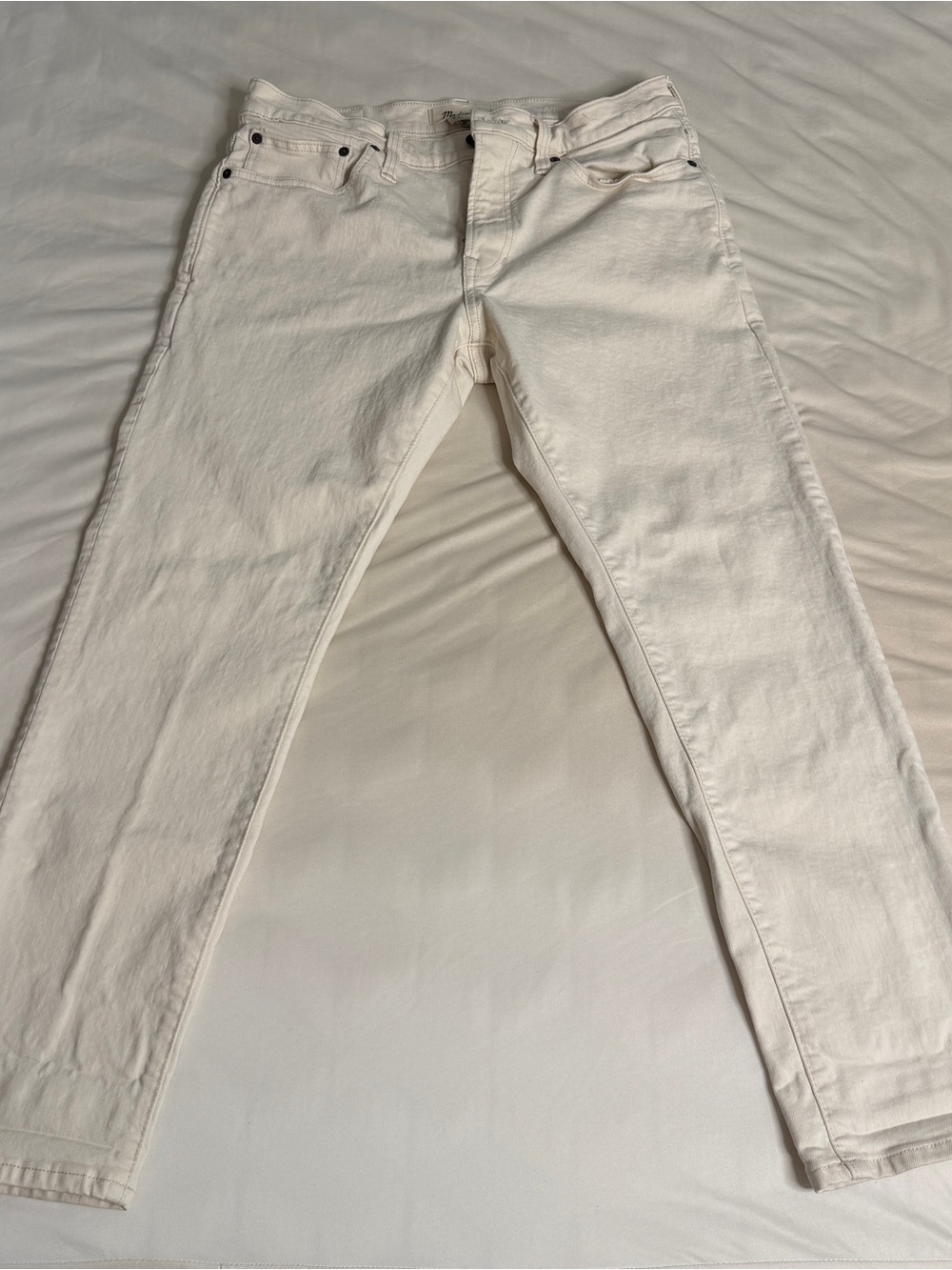 Madewell Athletic Slim Jeans in Cream